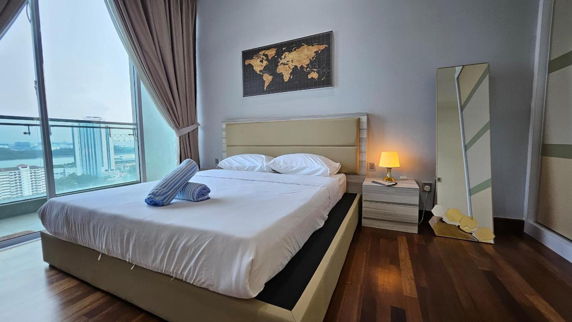 Paragon Suites Studios With Private Jacuzzi Near Ciq Rts Джохор-Бару Экстерьер фото