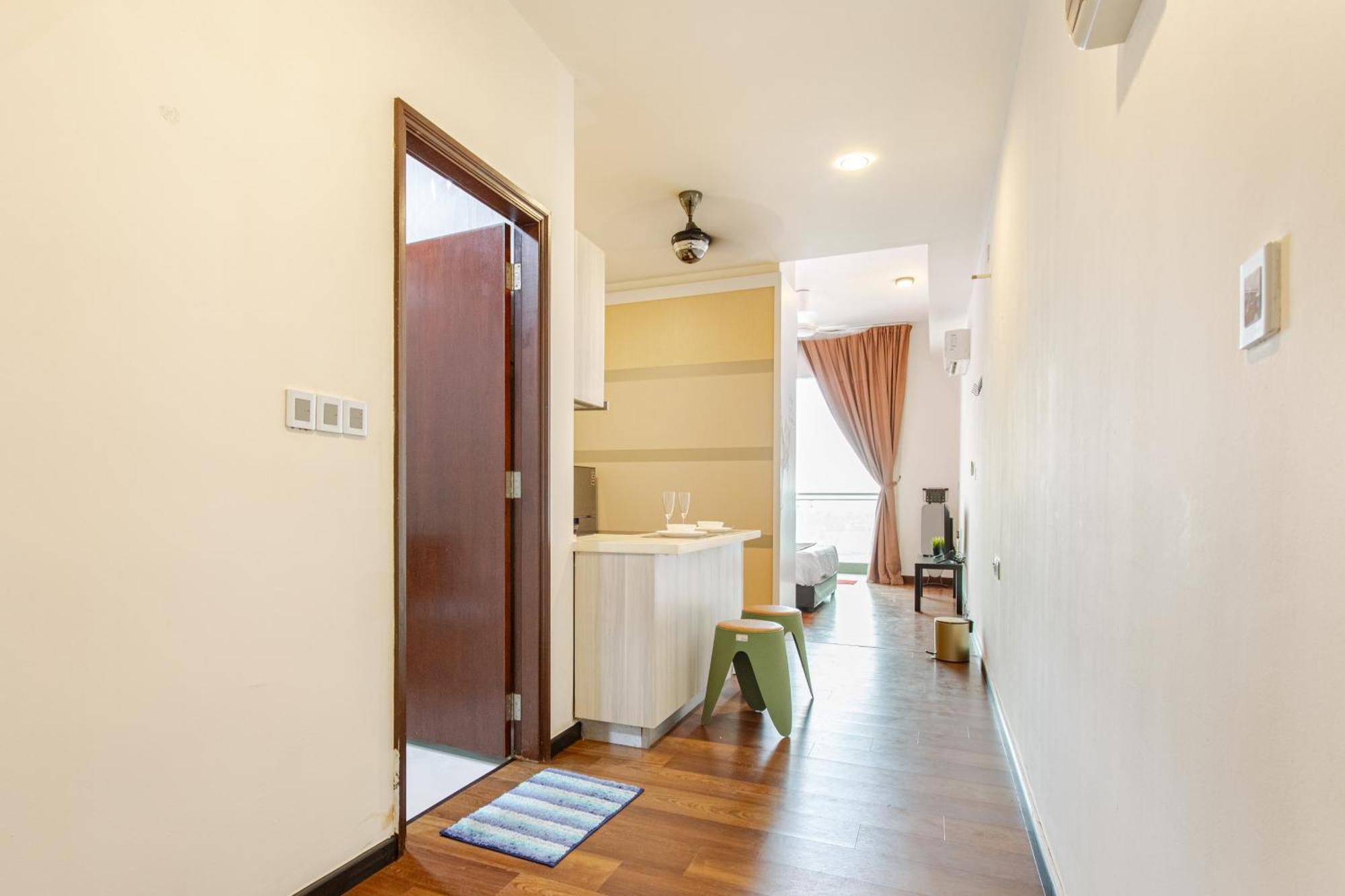 Paragon Suites Studios With Private Jacuzzi Near Ciq Rts Джохор-Бару Экстерьер фото