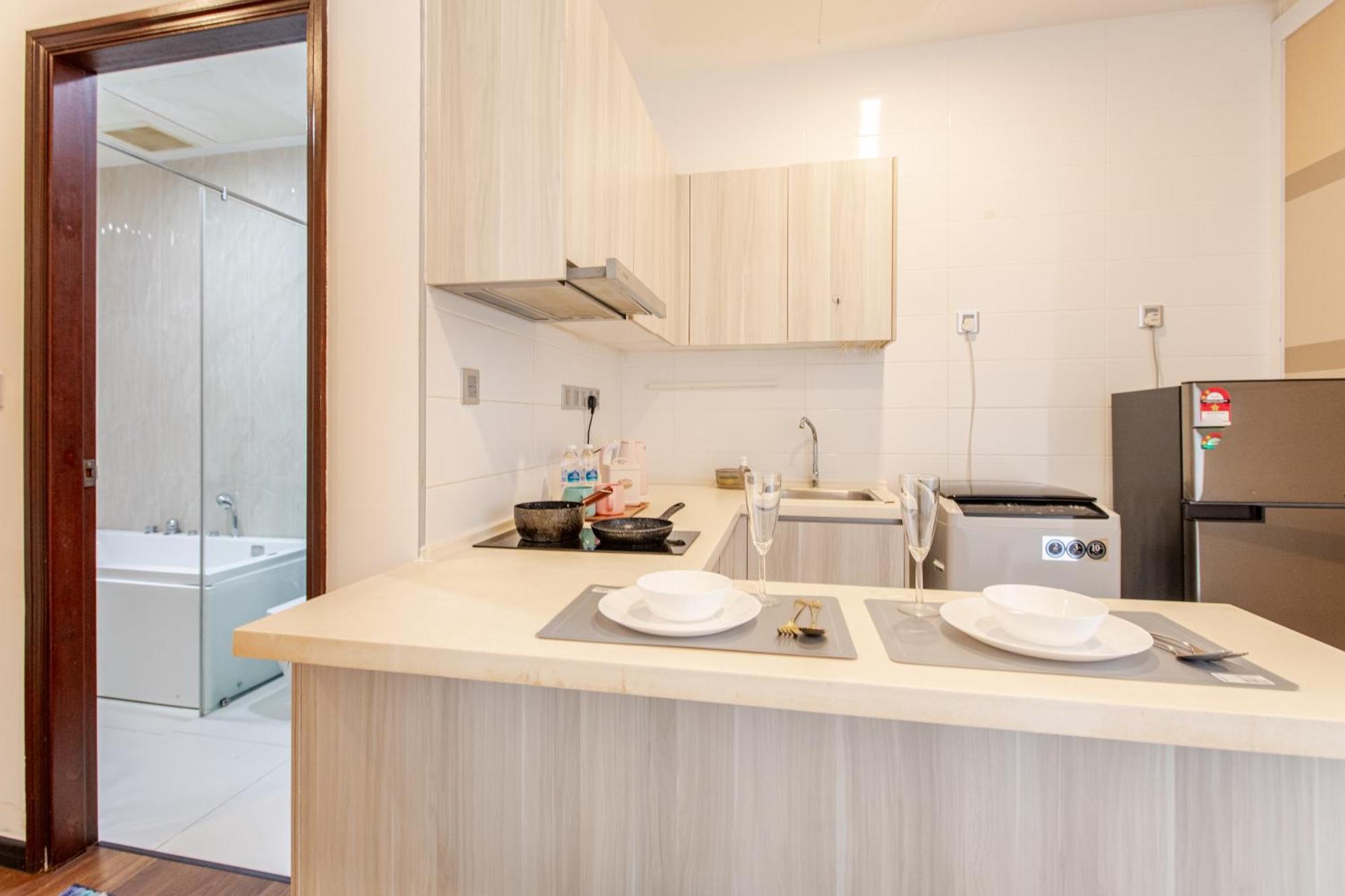 Paragon Suites Studios With Private Jacuzzi Near Ciq Rts Джохор-Бару Экстерьер фото