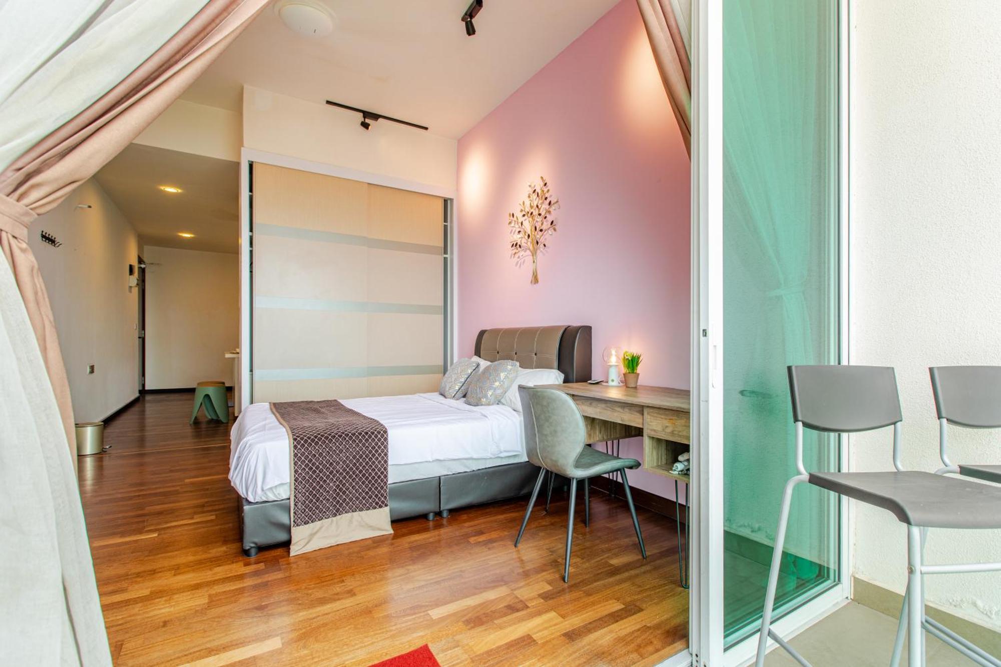 Paragon Suites Studios With Private Jacuzzi Near Ciq Rts Джохор-Бару Экстерьер фото