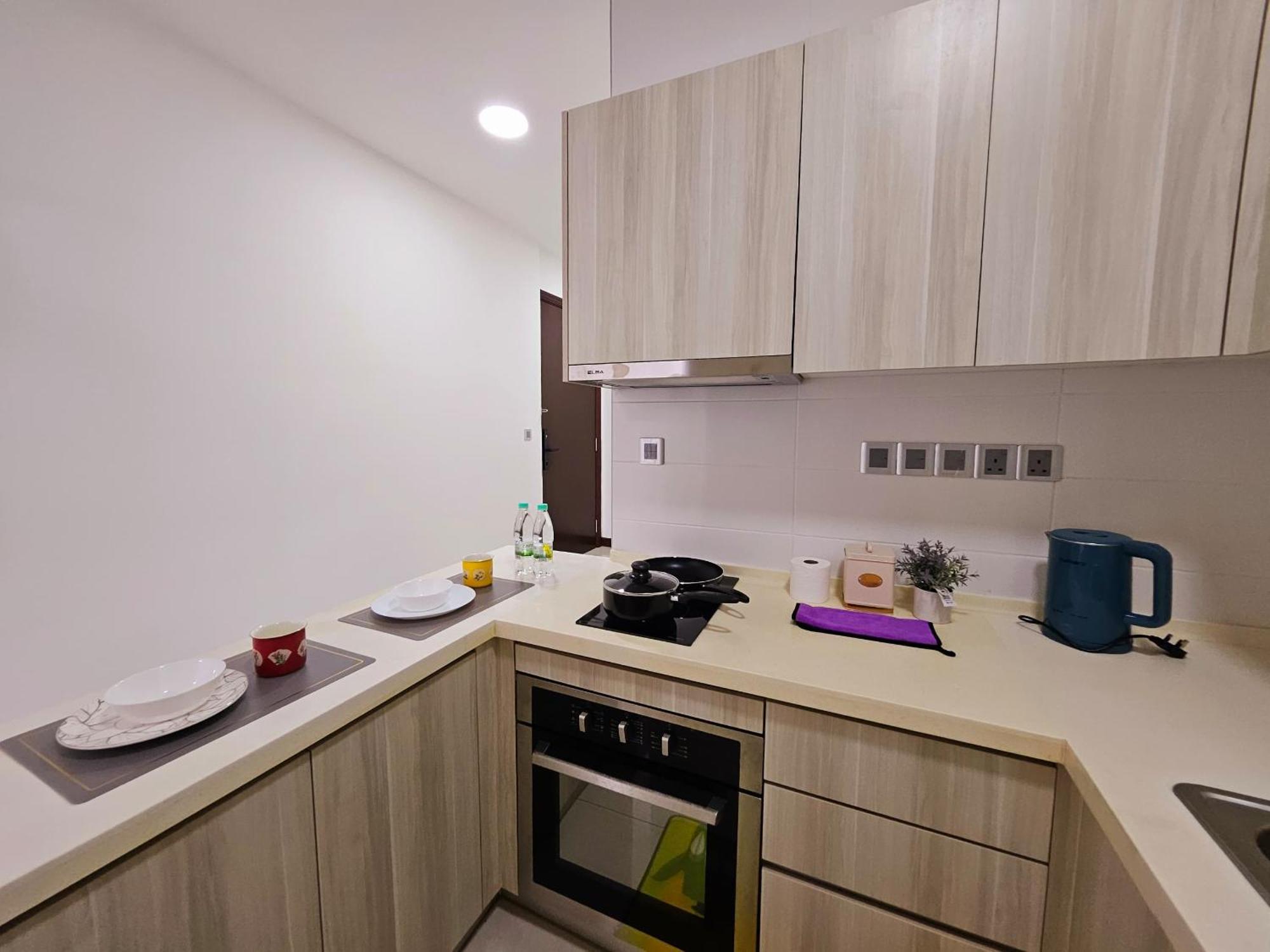Paragon Suites Studios With Private Jacuzzi Near Ciq Rts Джохор-Бару Экстерьер фото
