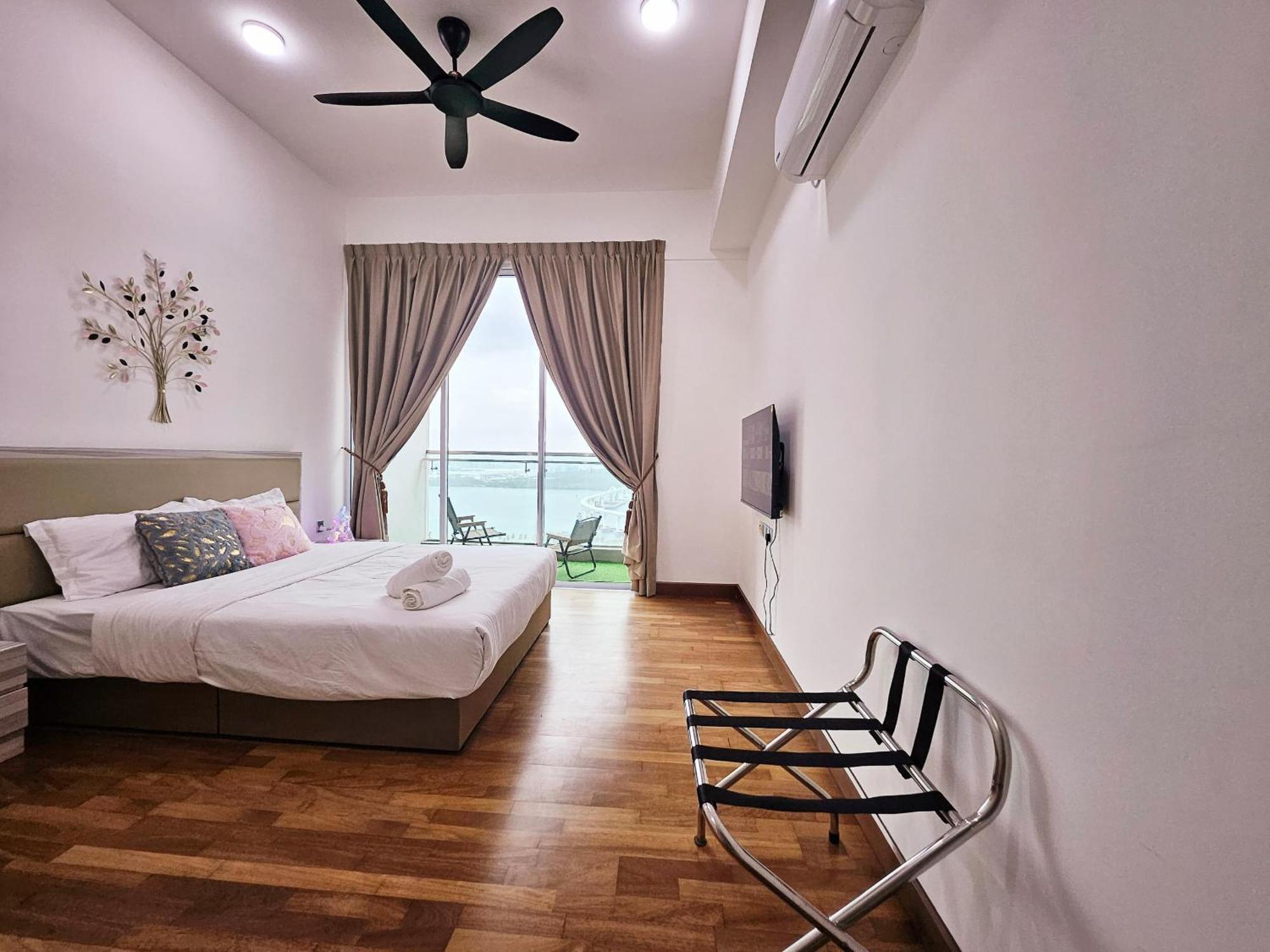 Paragon Suites Studios With Private Jacuzzi Near Ciq Rts Джохор-Бару Экстерьер фото